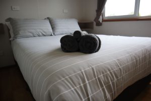 Southern Ocean Tourist Park - Villas 1 5