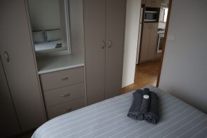 Southern Ocean Tourist Park - Villas 1 5