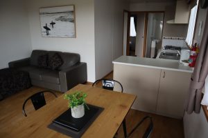 Southern Ocean Tourist Park - Villas 1 5