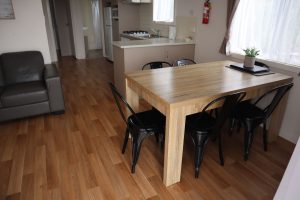 Southern Ocean Tourist Park - Villa 4 6