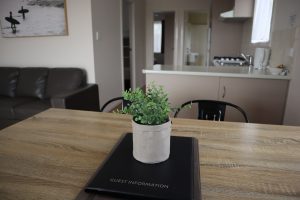 Southern Ocean Tourist Park - Villa 4 6