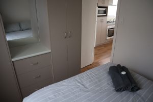 Southern Ocean Tourist Park - Villa 4 6